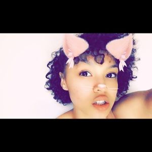 Meet your Posher, Leandra